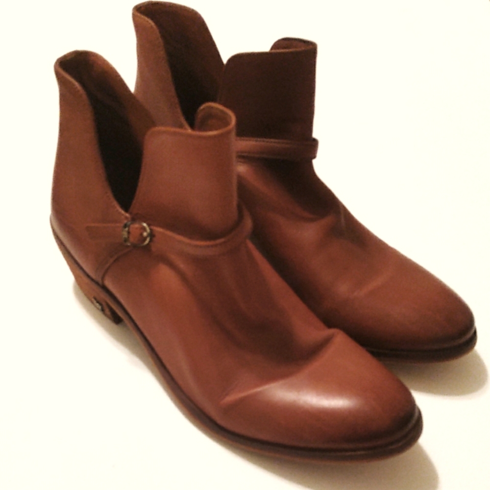 Sam Edelman tan leather Palmer Bootie.